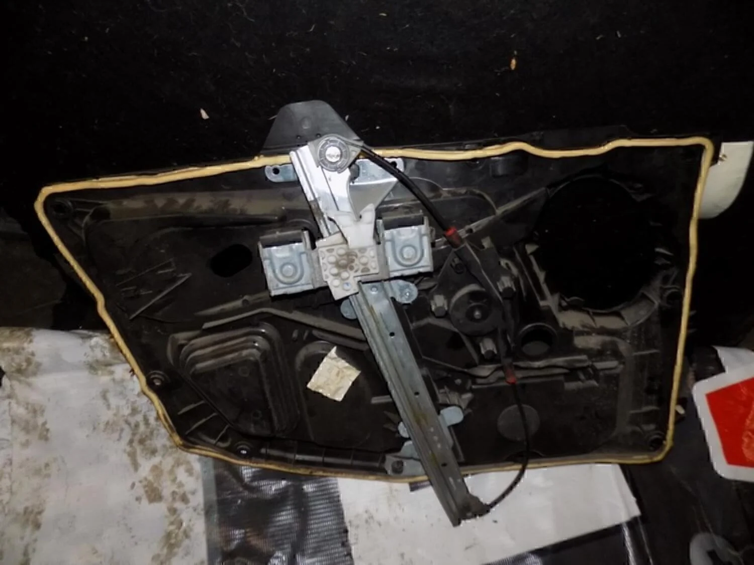 Стеклоподъемник электр. передний правый Fusion 2002-2012