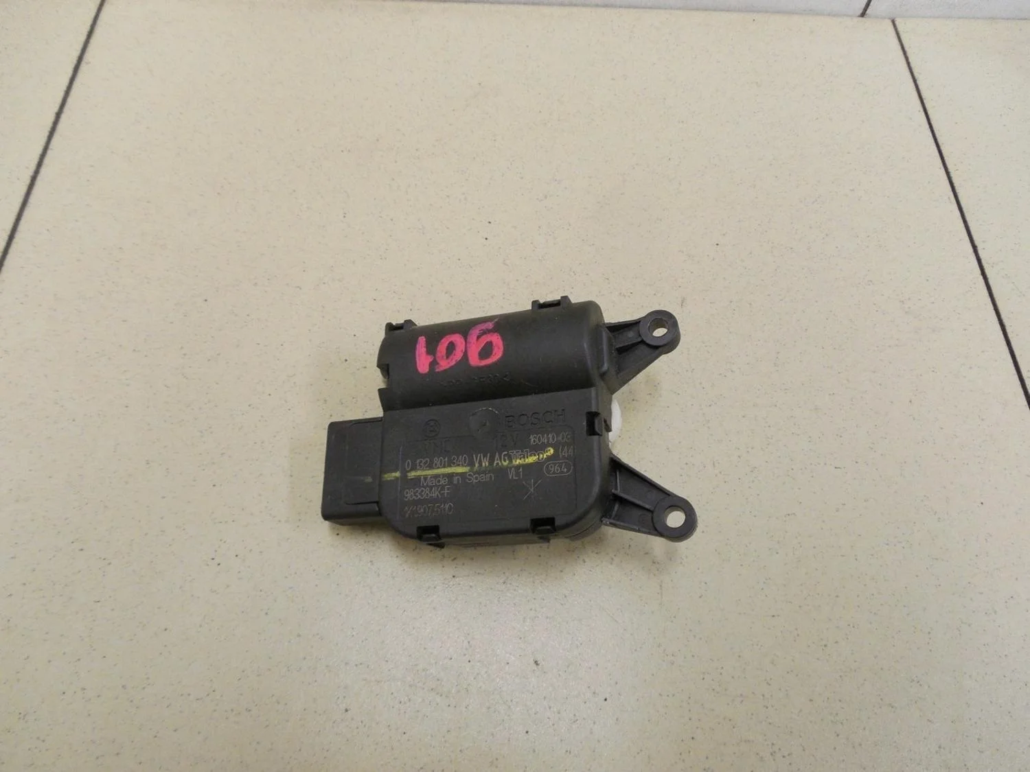 Моторчик заслонки отопителя Passat [B6] 2005-2010