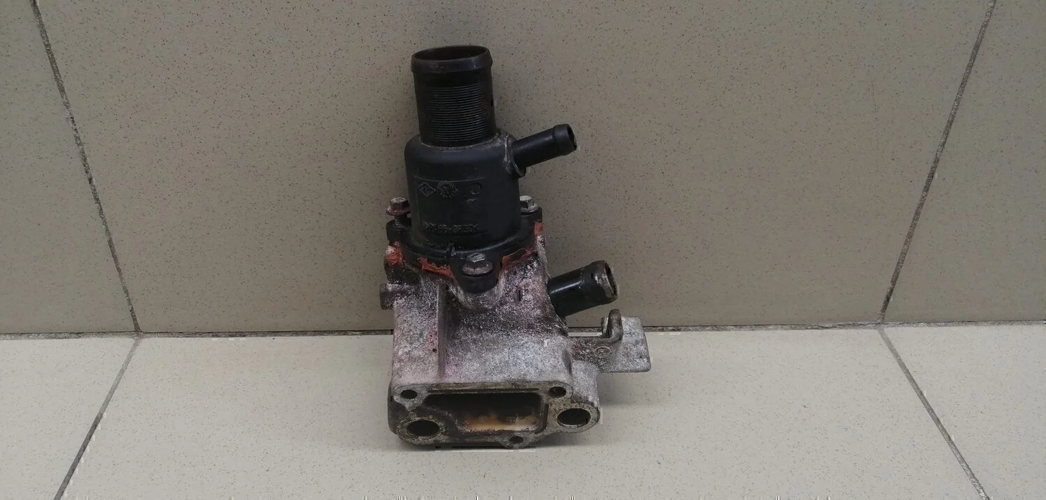 Корпус термостата Clio/Symbol 1998-2008