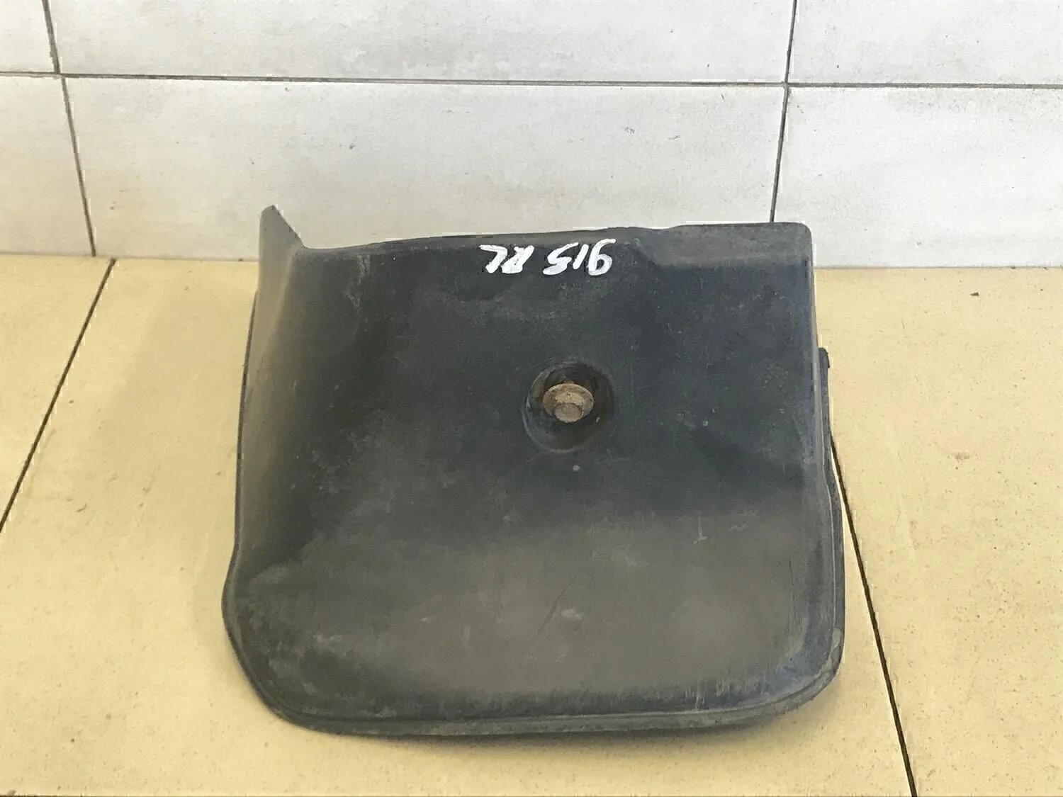 Брызговик задний левый Corolla E15 2006-2013