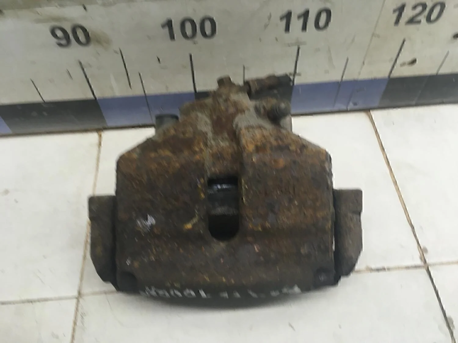 Суппорт передний левый Passat [B6] 2005-2010