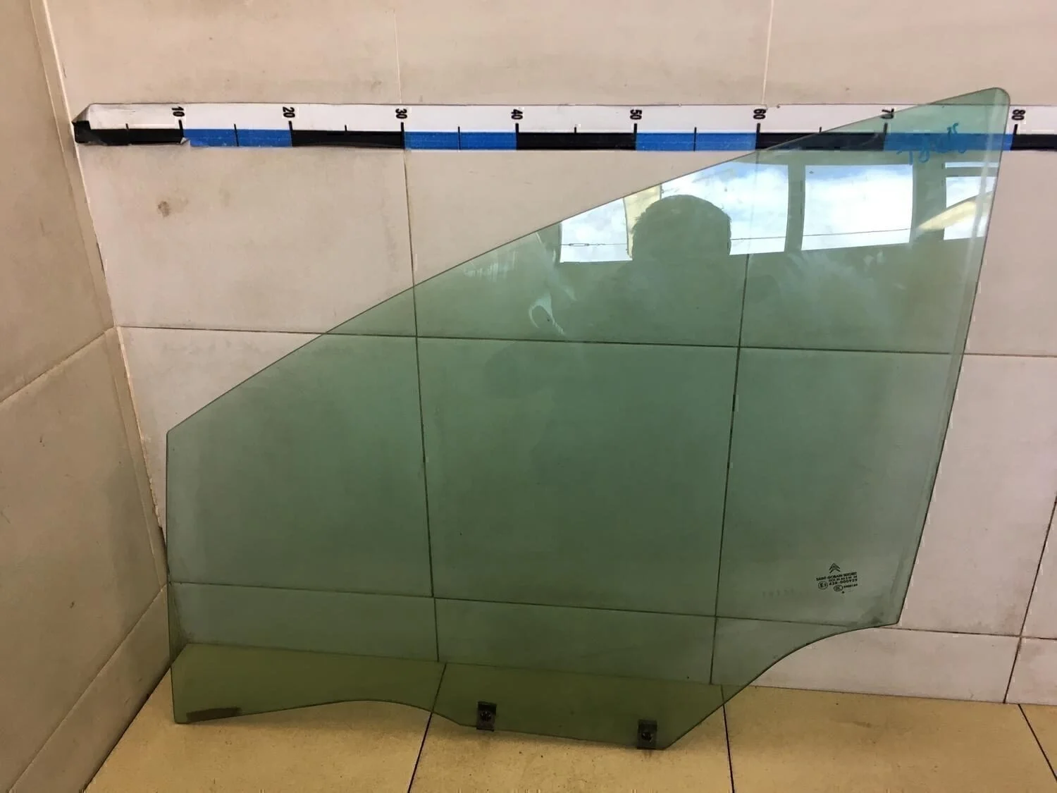 Стекло двери передней левой C4 2005-2011