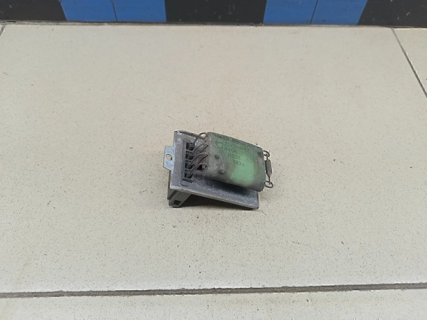 Резистор отопителя Transporter T4 1991-1996