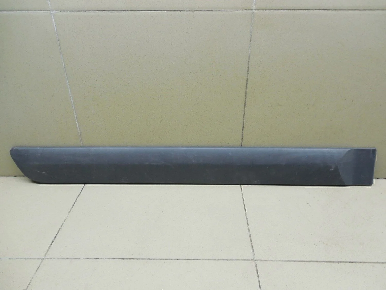 Молдинг задней правой двери Lada Largus 2011>