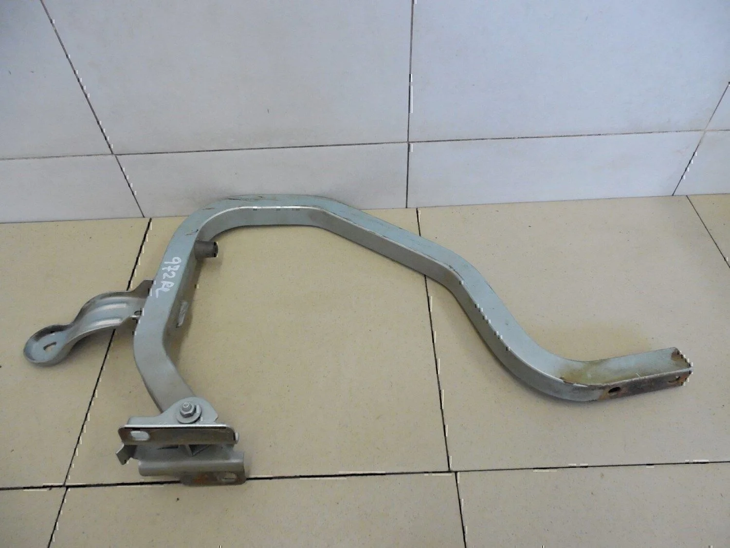 Петля крышки багажника Logan 2005-2014