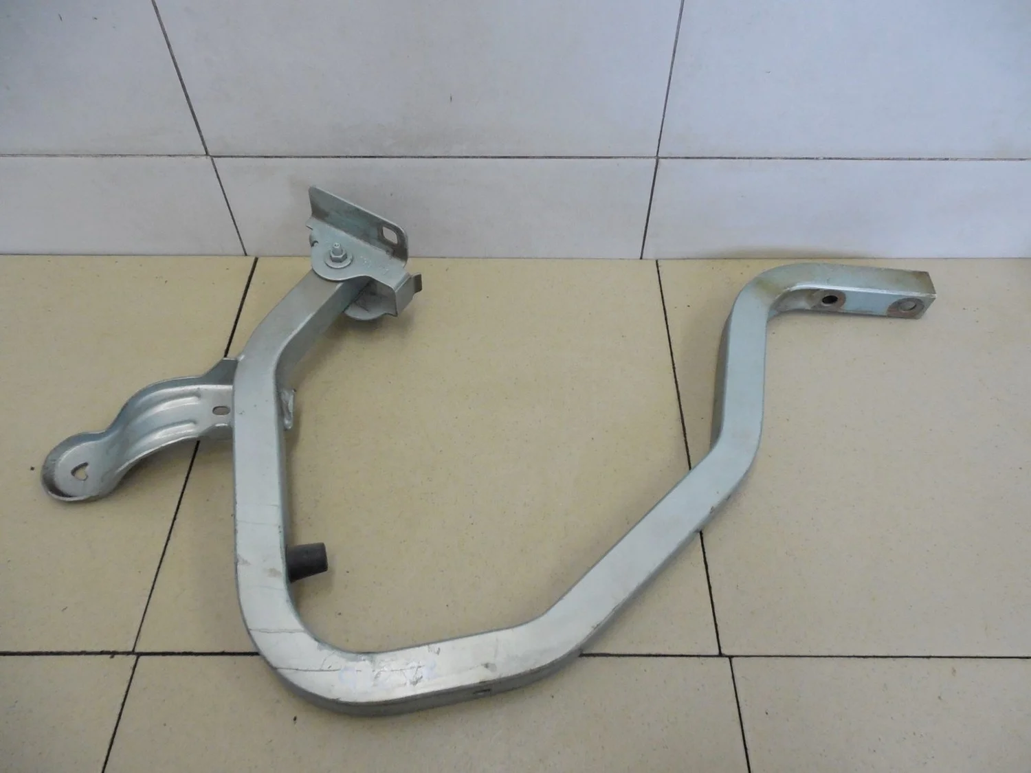 Петля крышки багажника Logan 2005-2014