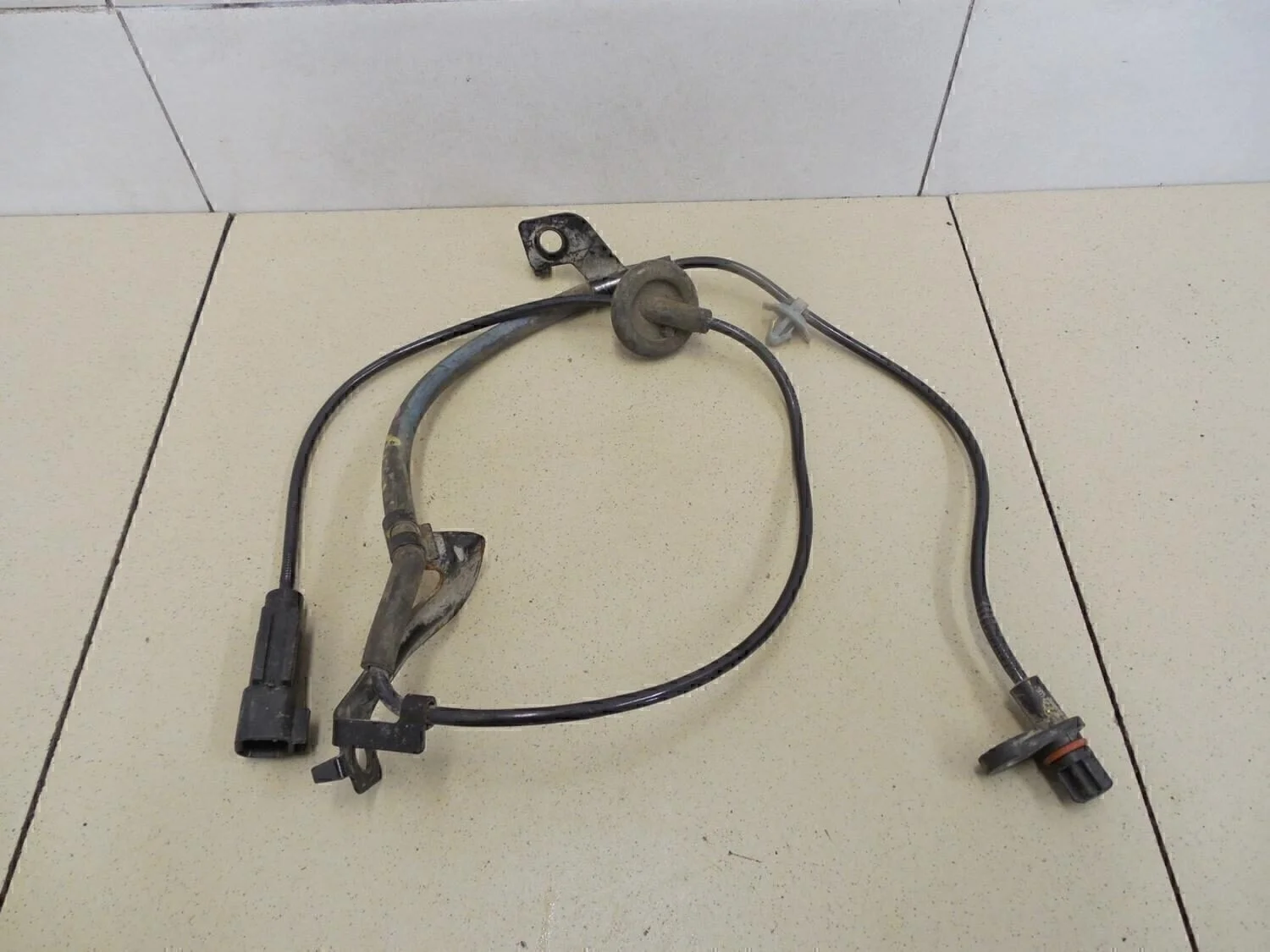 Датчик ABS задний правый ASX 2010-2016