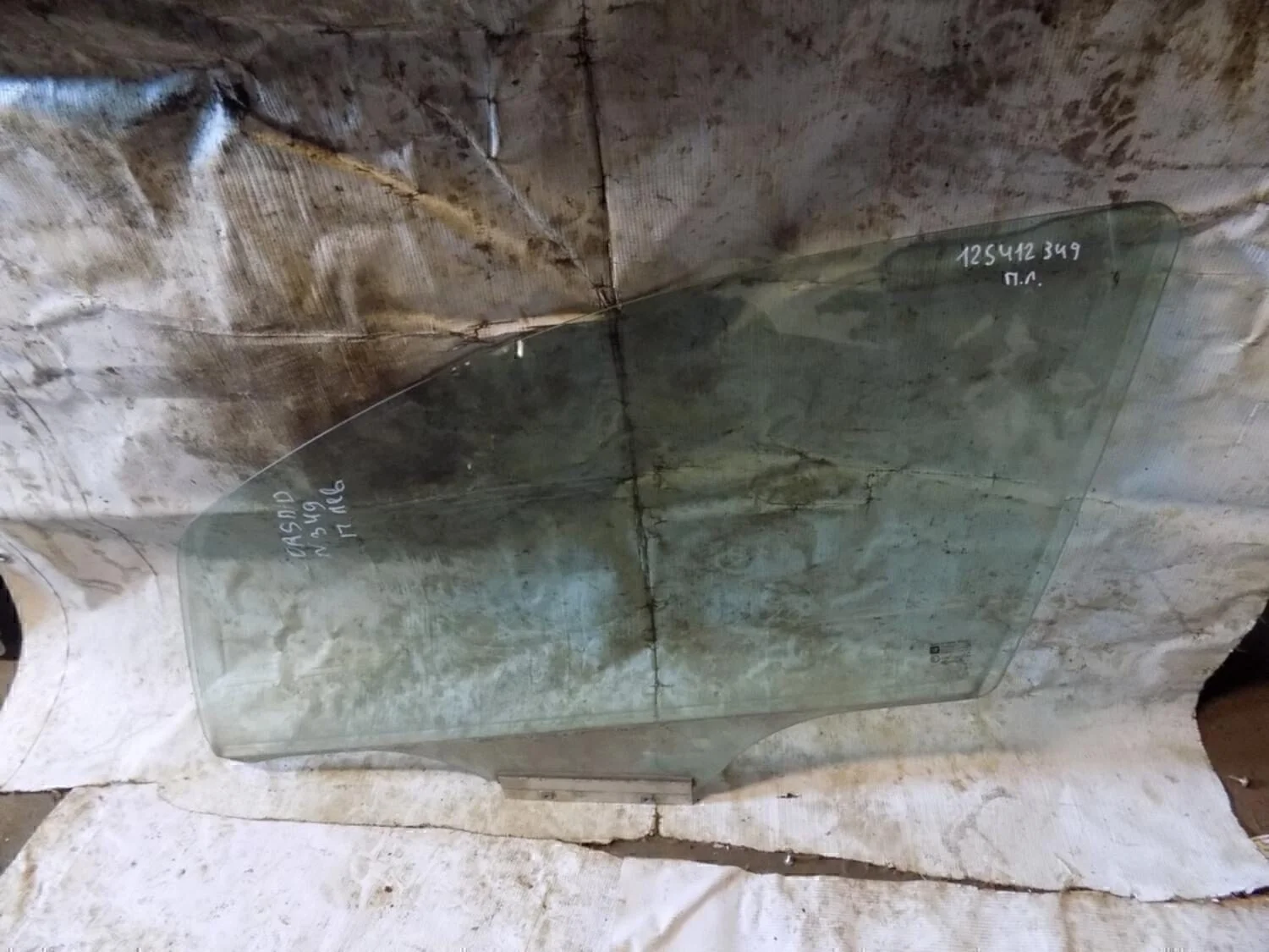 Стекло двери передней левой Corsa D 2006-2015