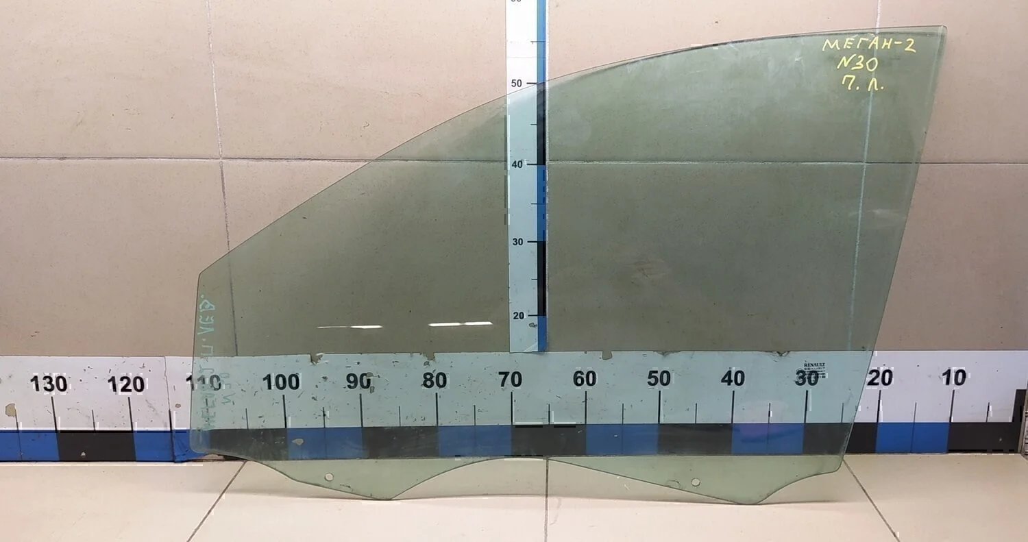 Стекло двери передней левой Megane II 2002-2009