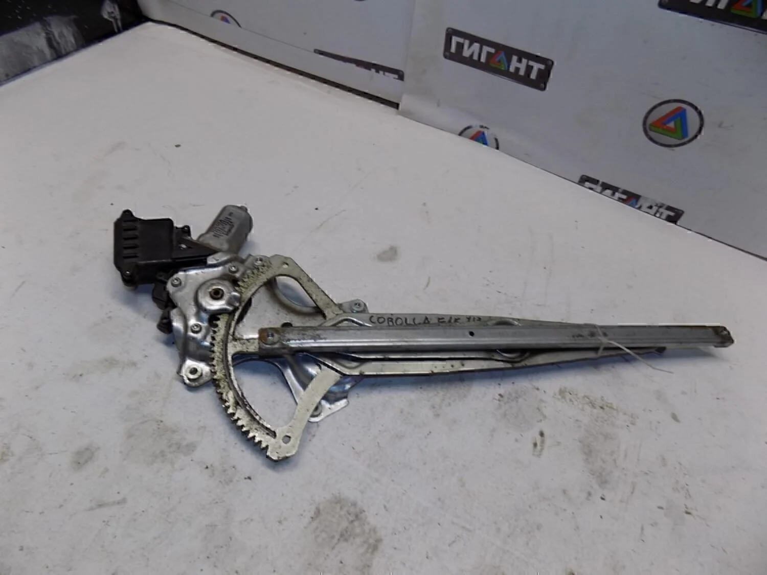 Стеклоподъемник электр. передний левый Corolla E15 2006-2013