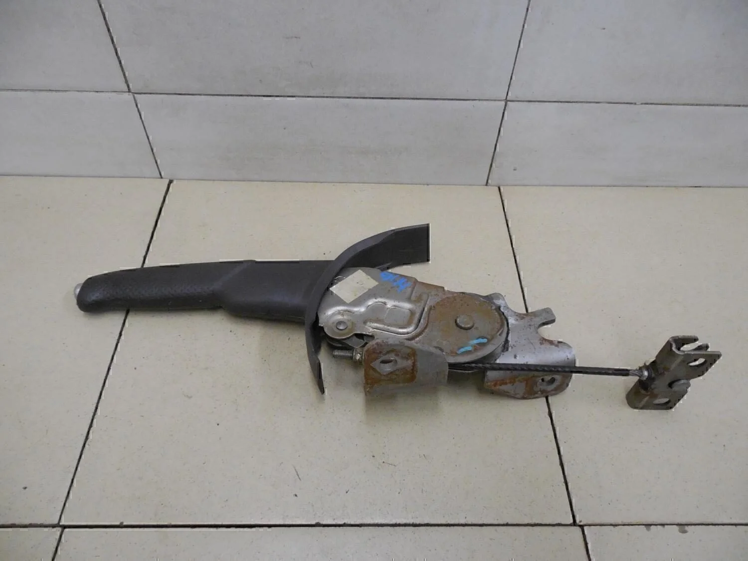 Рычаг стояночного тормоза Almera N16 2000-2006