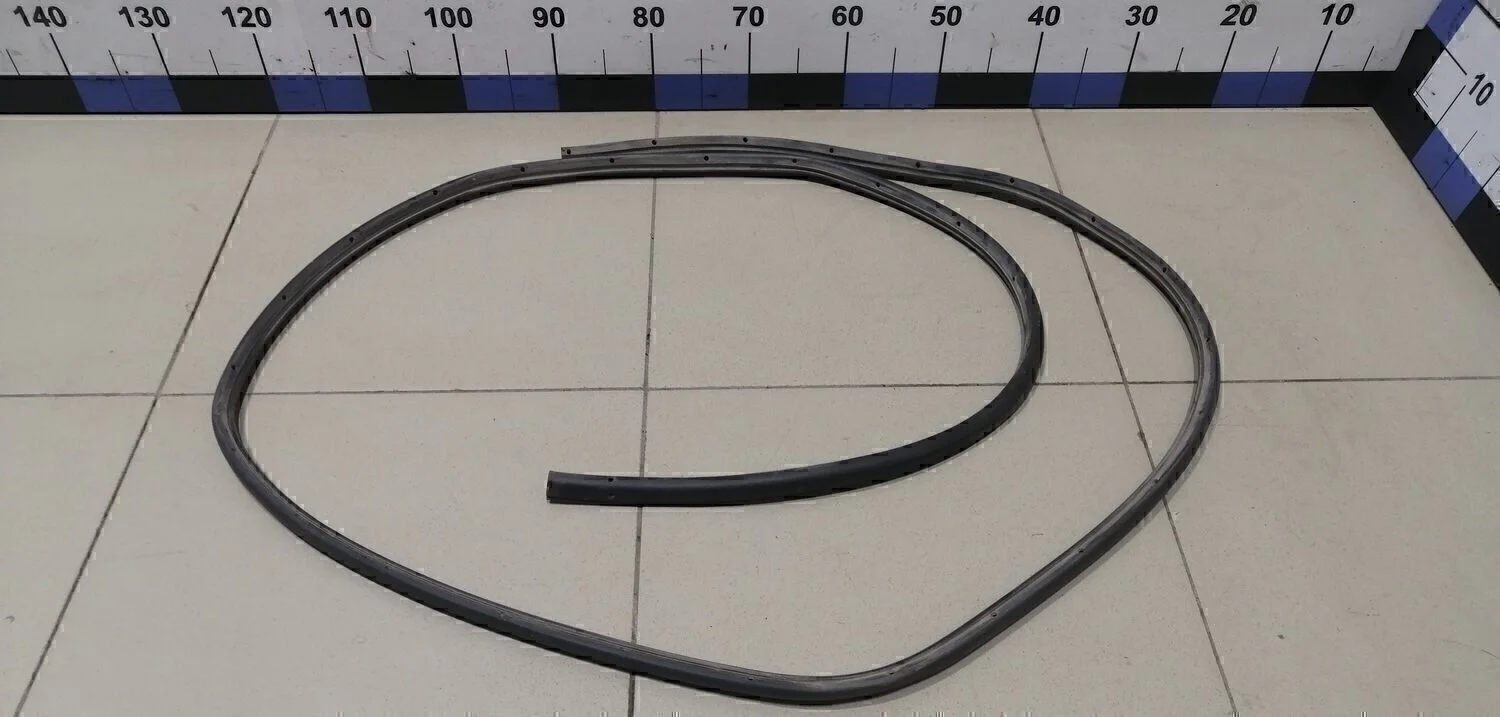 Уплотнитель двери Focus II 2005-2008