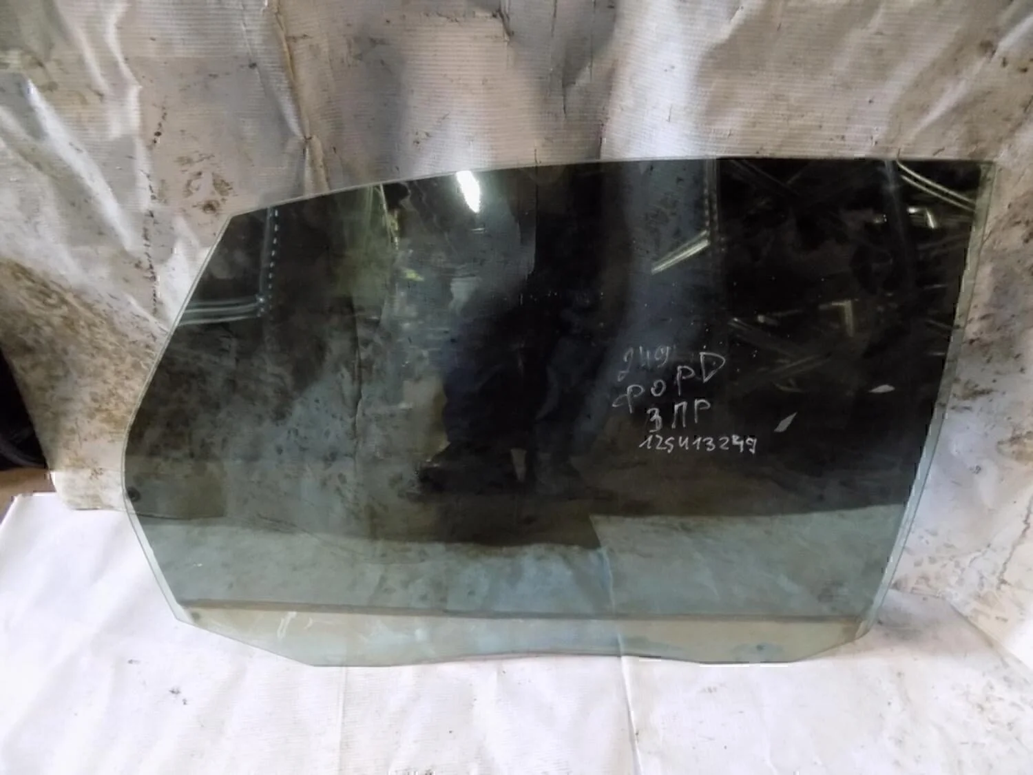 Стекло двери задней правой Focus II 2005-2008