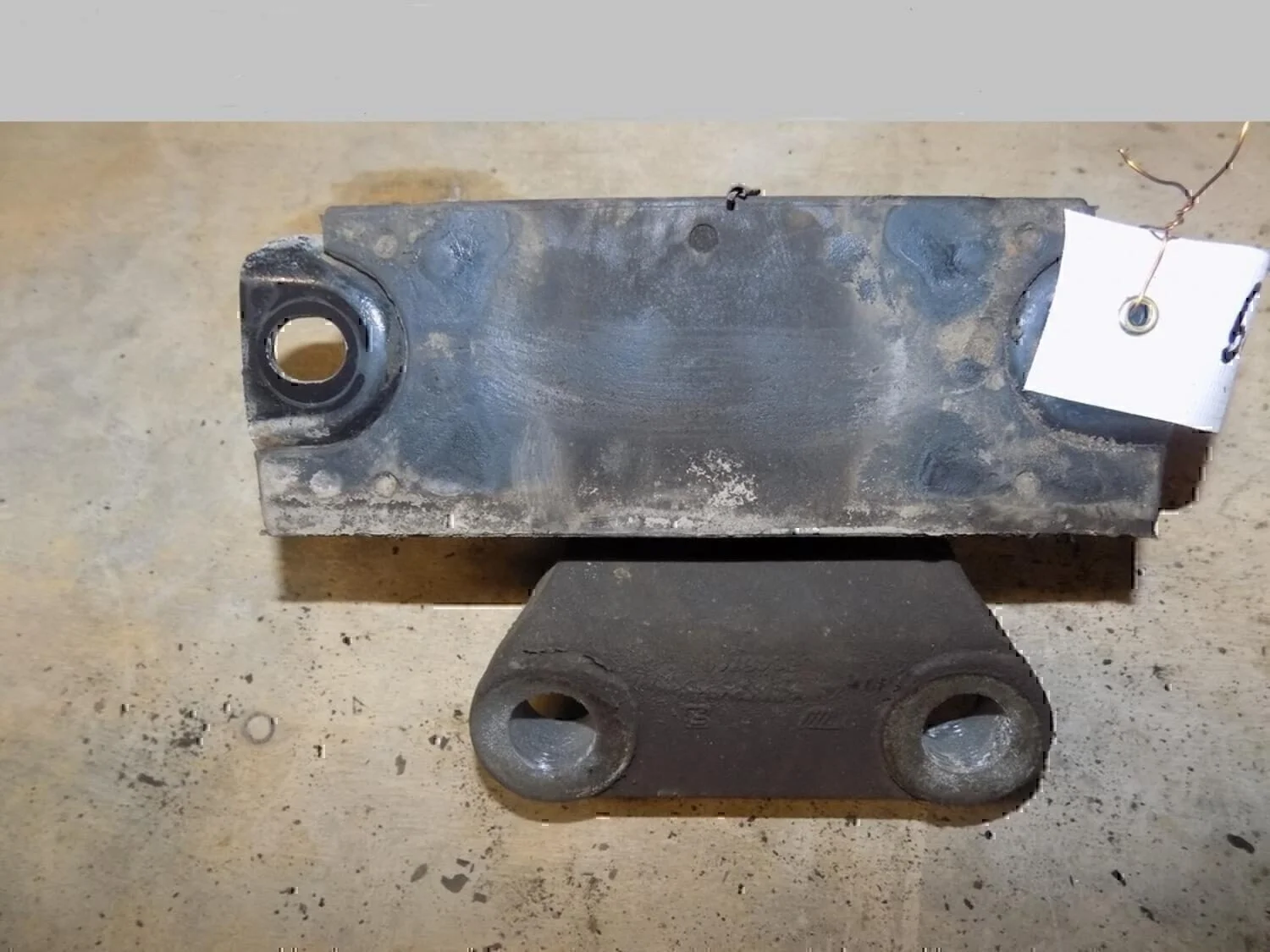 Опора двигателя левая Corsa D 2006-2015