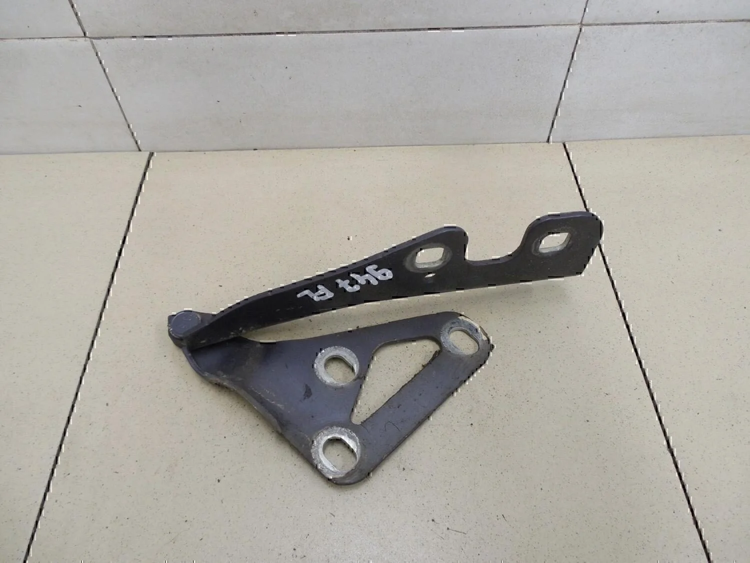 Петля капота левая Astra H / Family 2004-2015