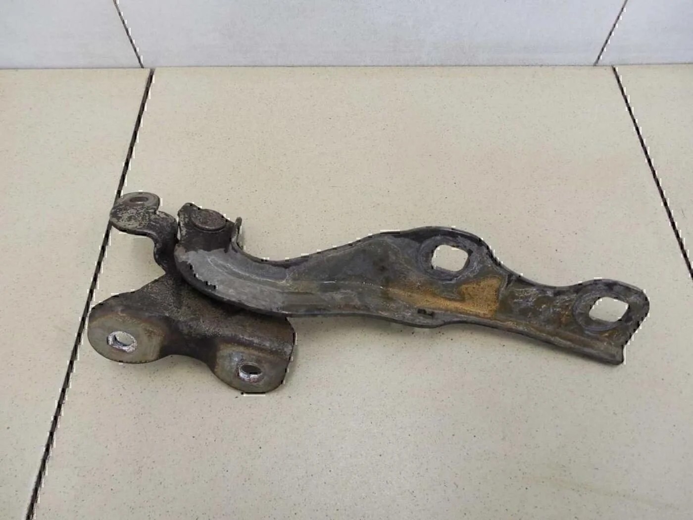 Петля капота левая Aveo (T300) 2011>