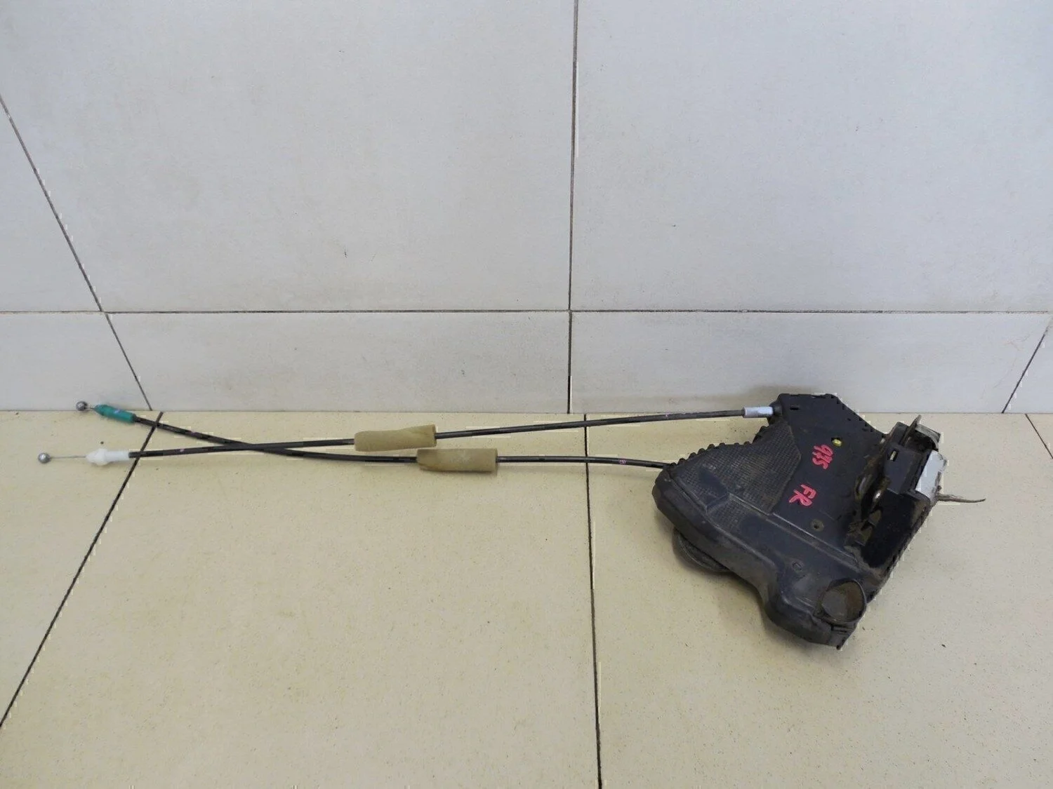 Замок двери передней правой Corolla E15 2006-2013