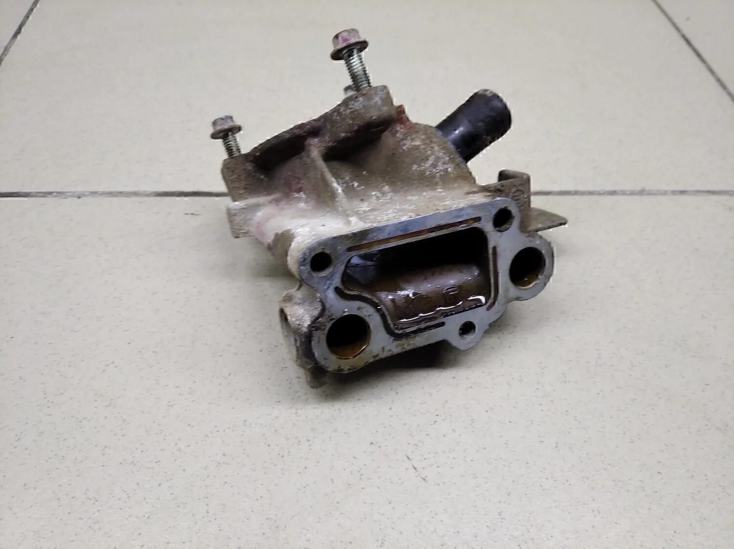 Корпус термостата Clio/Symbol 1998-2008