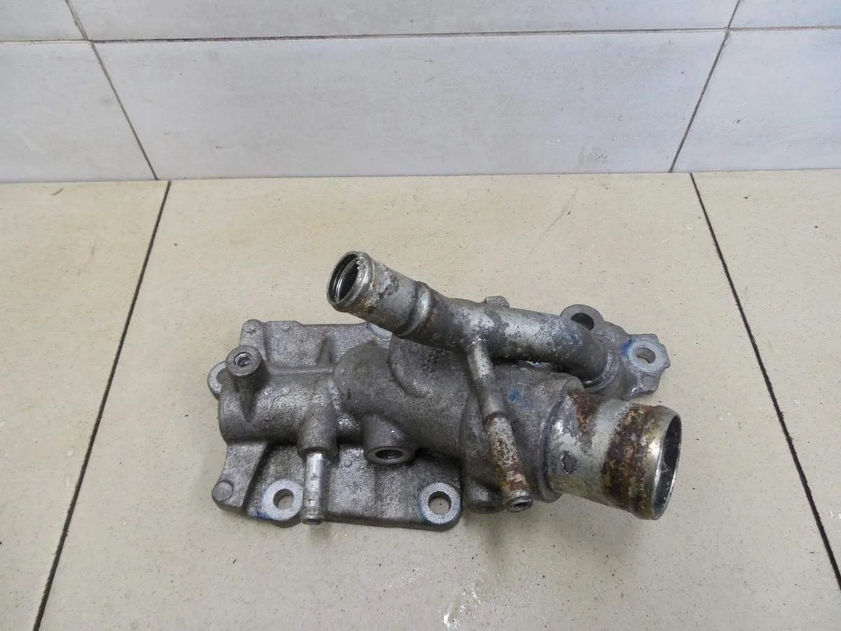 Фланец двигателя системы охлаждения Qashqai (J10) 2006-2014