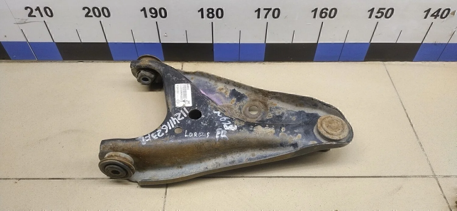 Рычаг передний правый Lada Largus 2011>