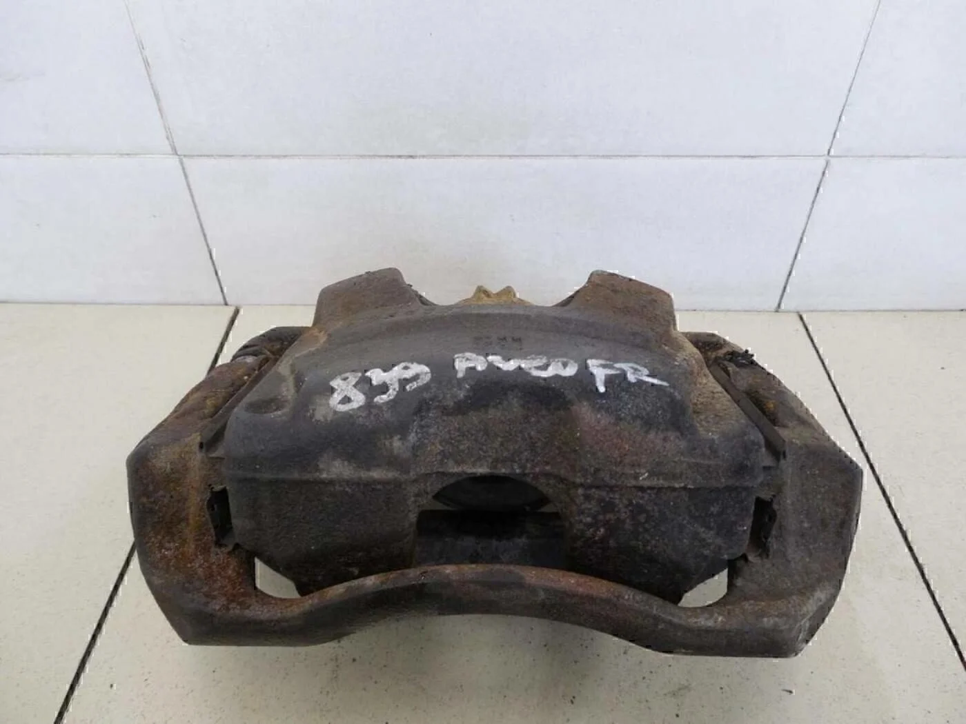 Суппорт передний правый Aveo (T300) 2011>