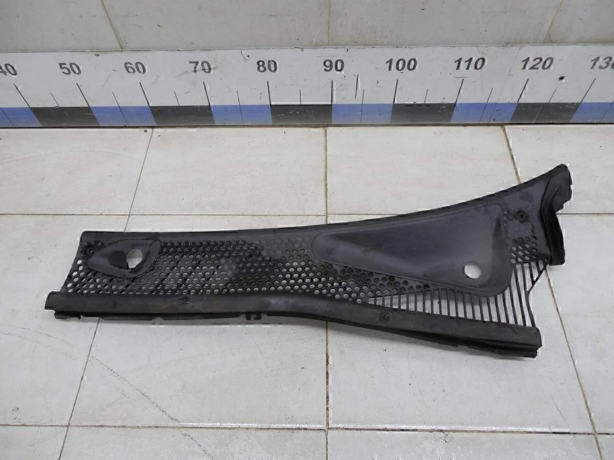 Решетка стеклооч. (планка под лобовое стекло) Focus I 1998-2004