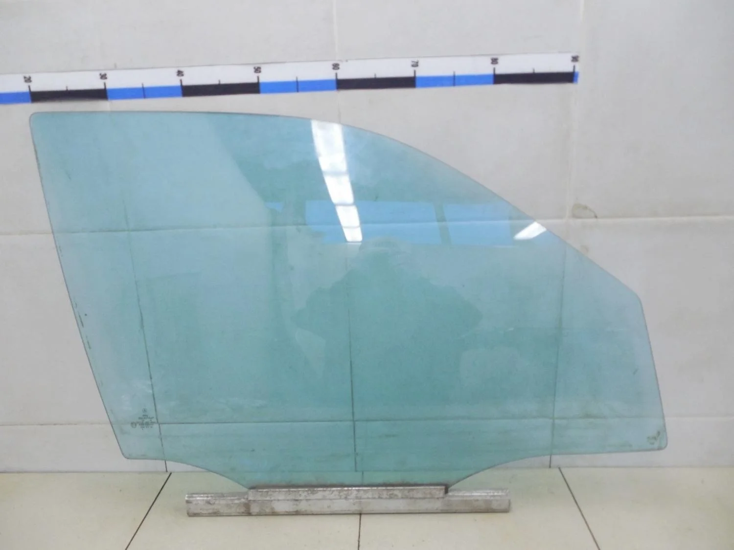 Стекло двери передней правой W210 E-Klasse 2000-2002