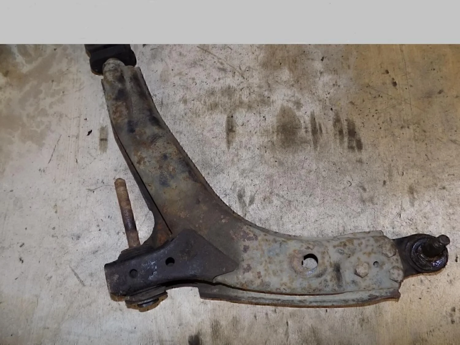 Рычаг передний левый Lanos 2004-2010