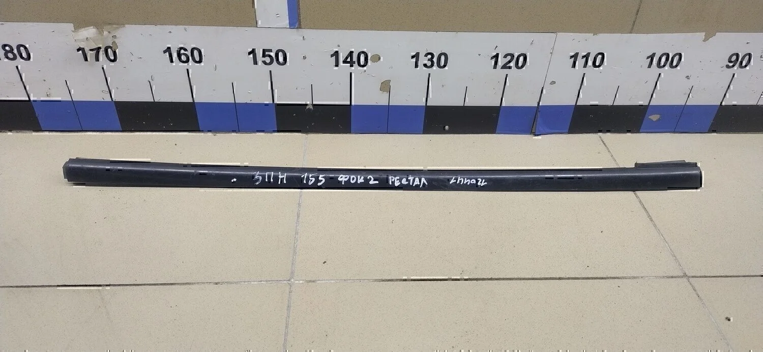 Накладка стекла заднего правого Focus II 2005-2008