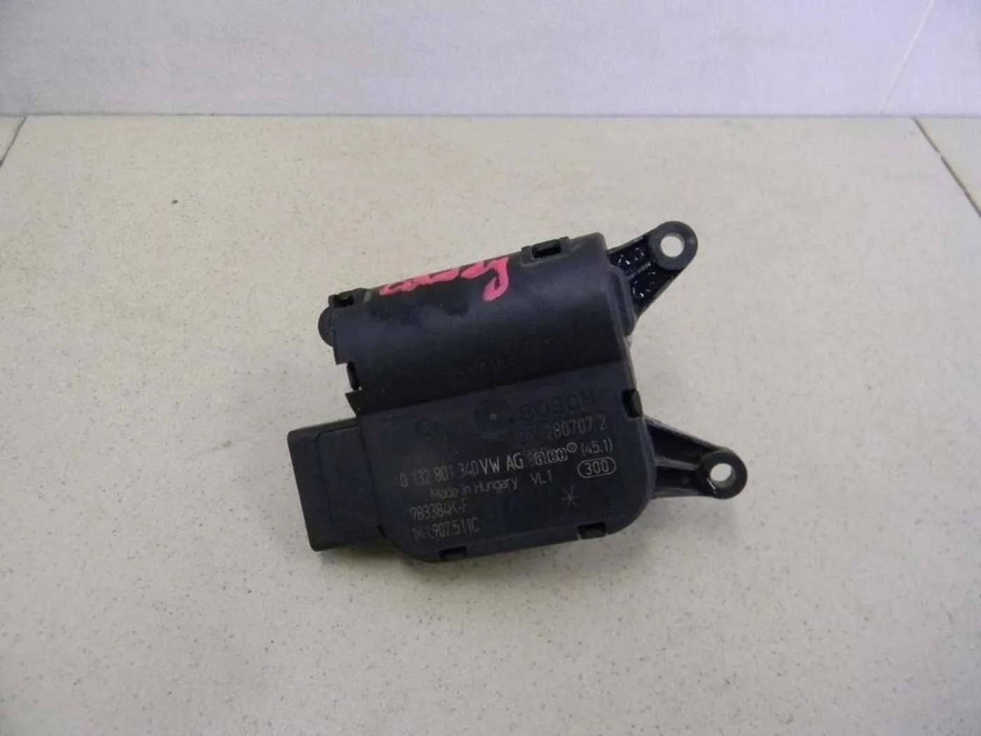 Моторчик заслонки отопителя Passat [B6] 2005-2010