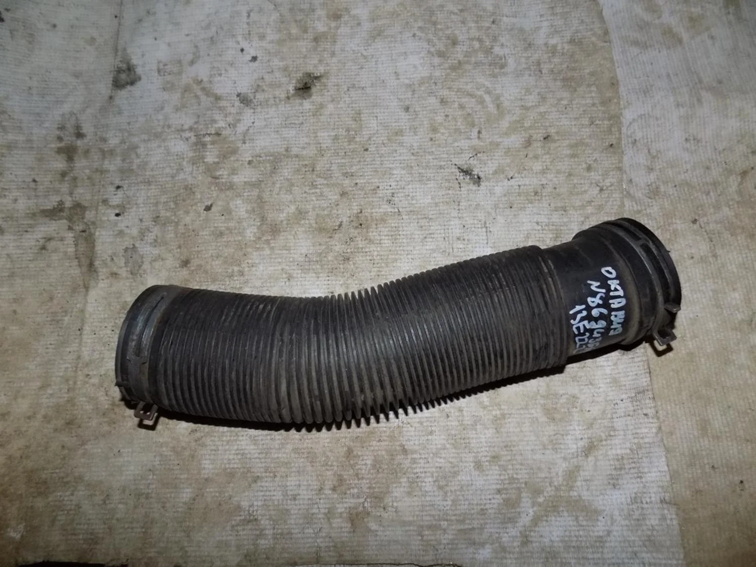 Патрубок воздушного фильтра Octavia (A4 1U-) 2000-2011