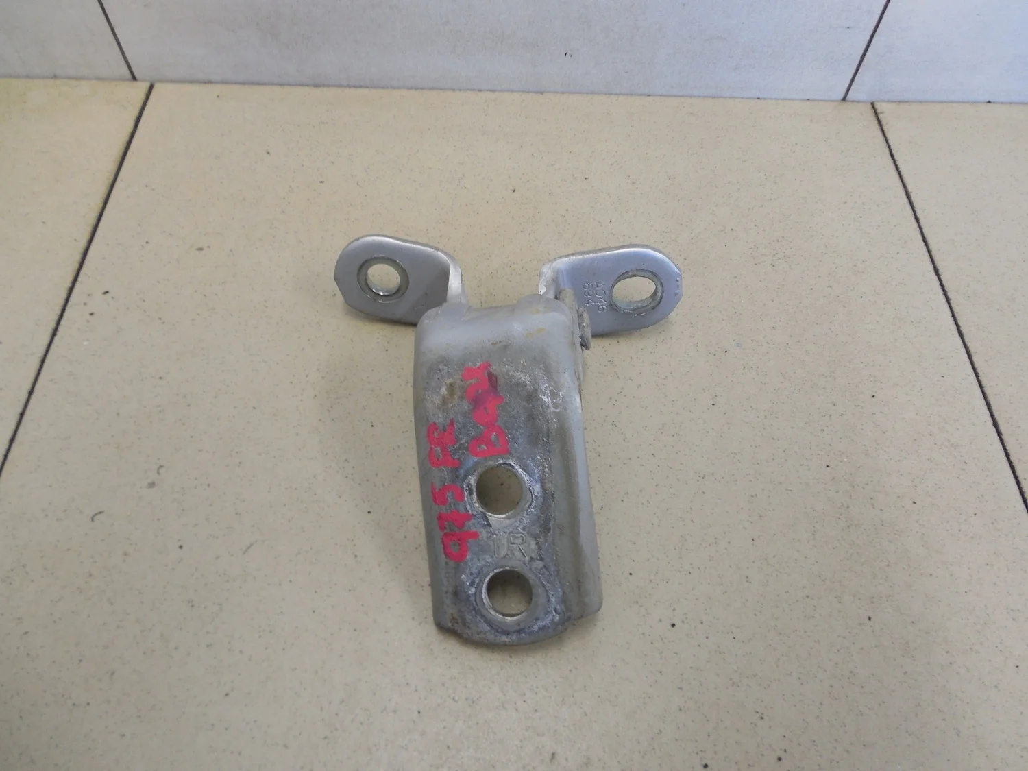 Петля двери передней правой верхняя Camry XV40 2006-2011