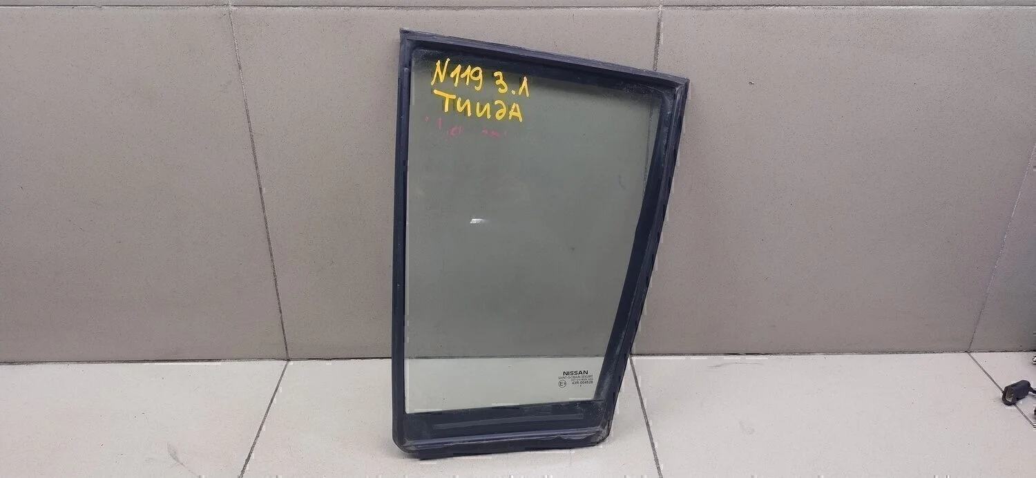 Стекло двери задней левой (форточка) Tiida (C11) 2007-2014