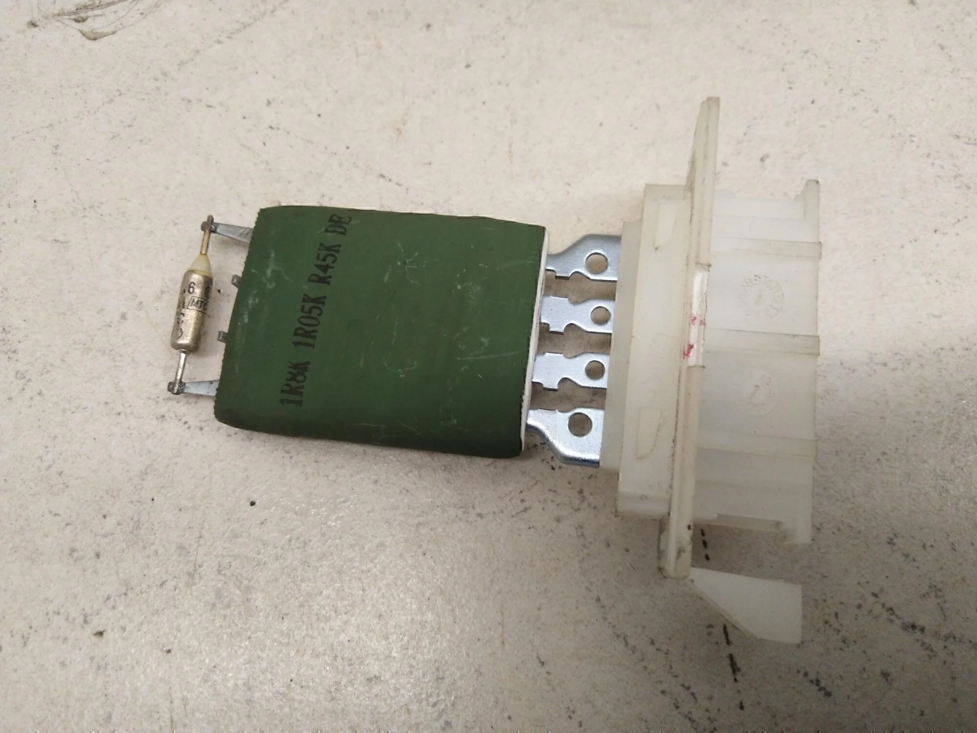 Резистор отопителя Passat [B6] 2005-2010