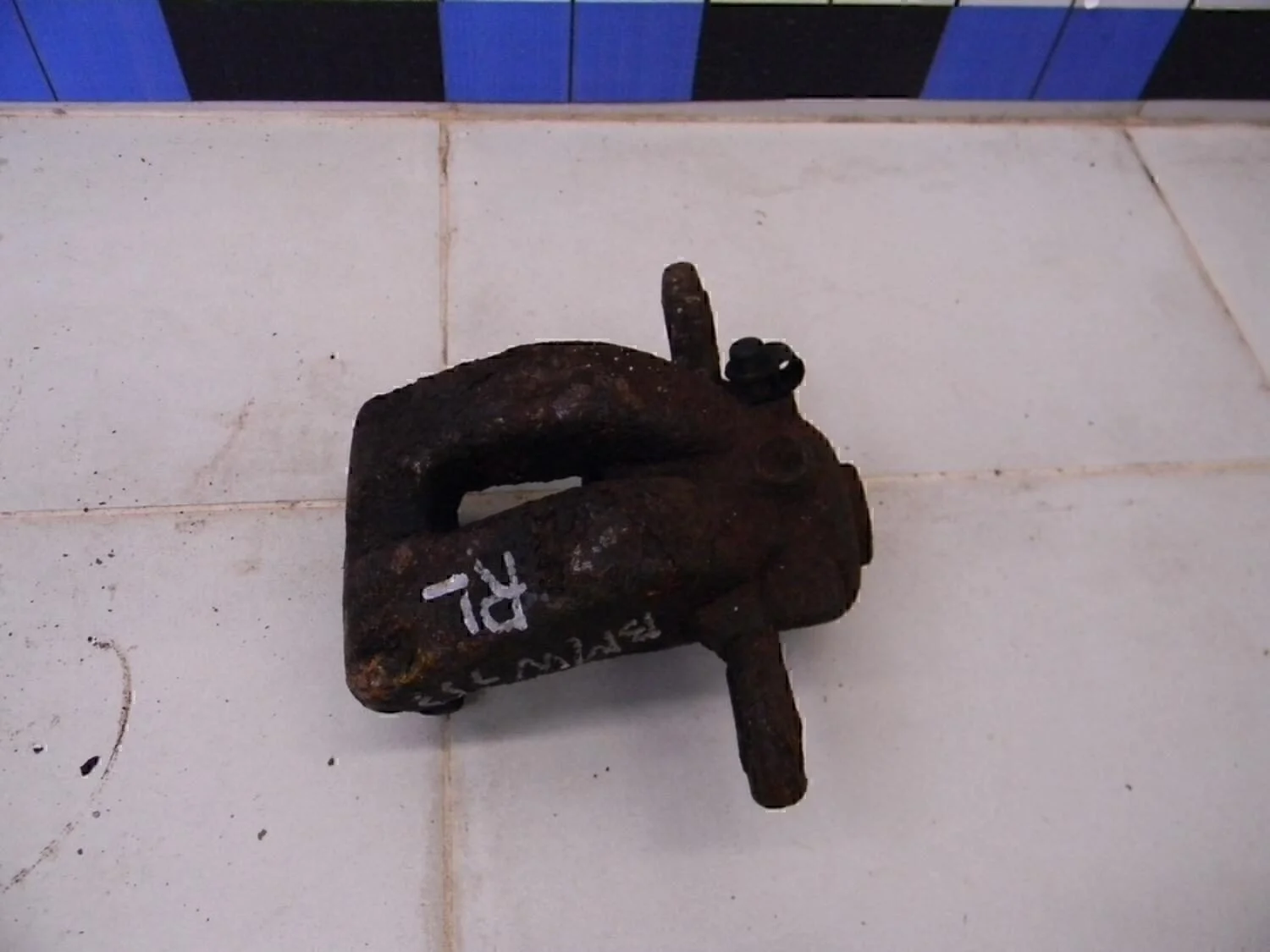 Суппорт задний левый 1-серия E87/E81 2004>