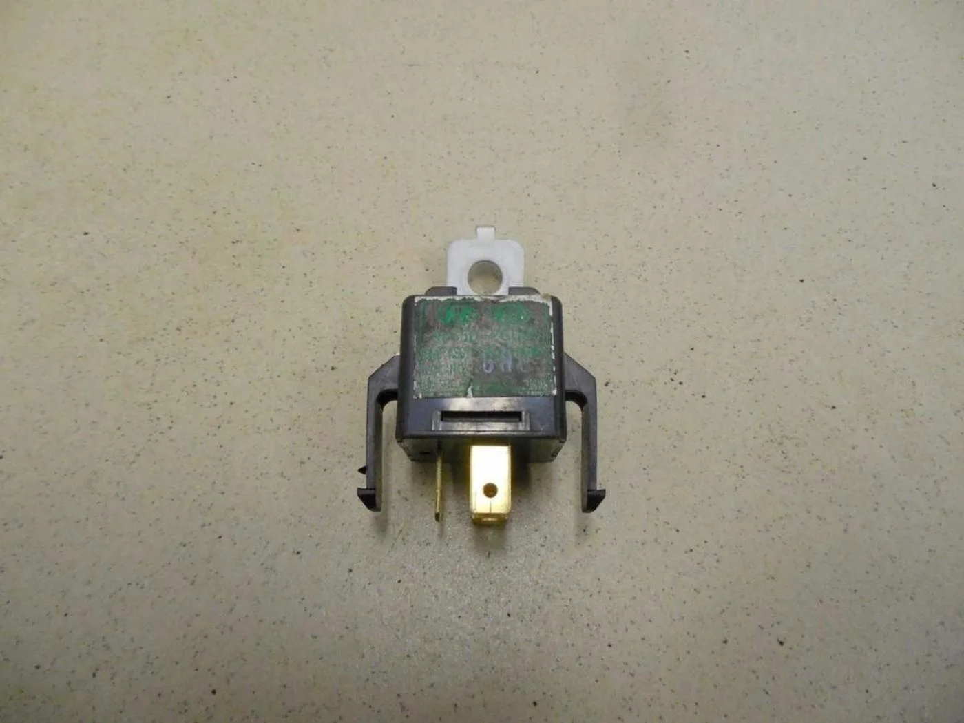 Реле поворотов Solaris 2010-2017