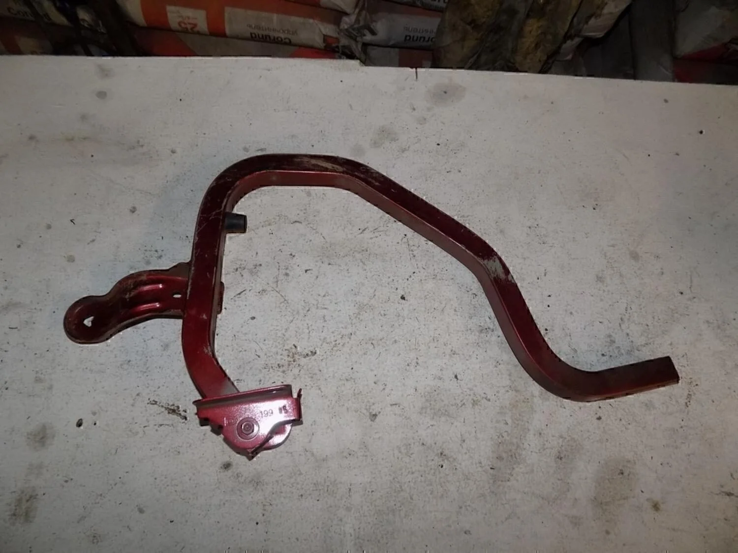 Петля крышки багажника Logan 2005-2014