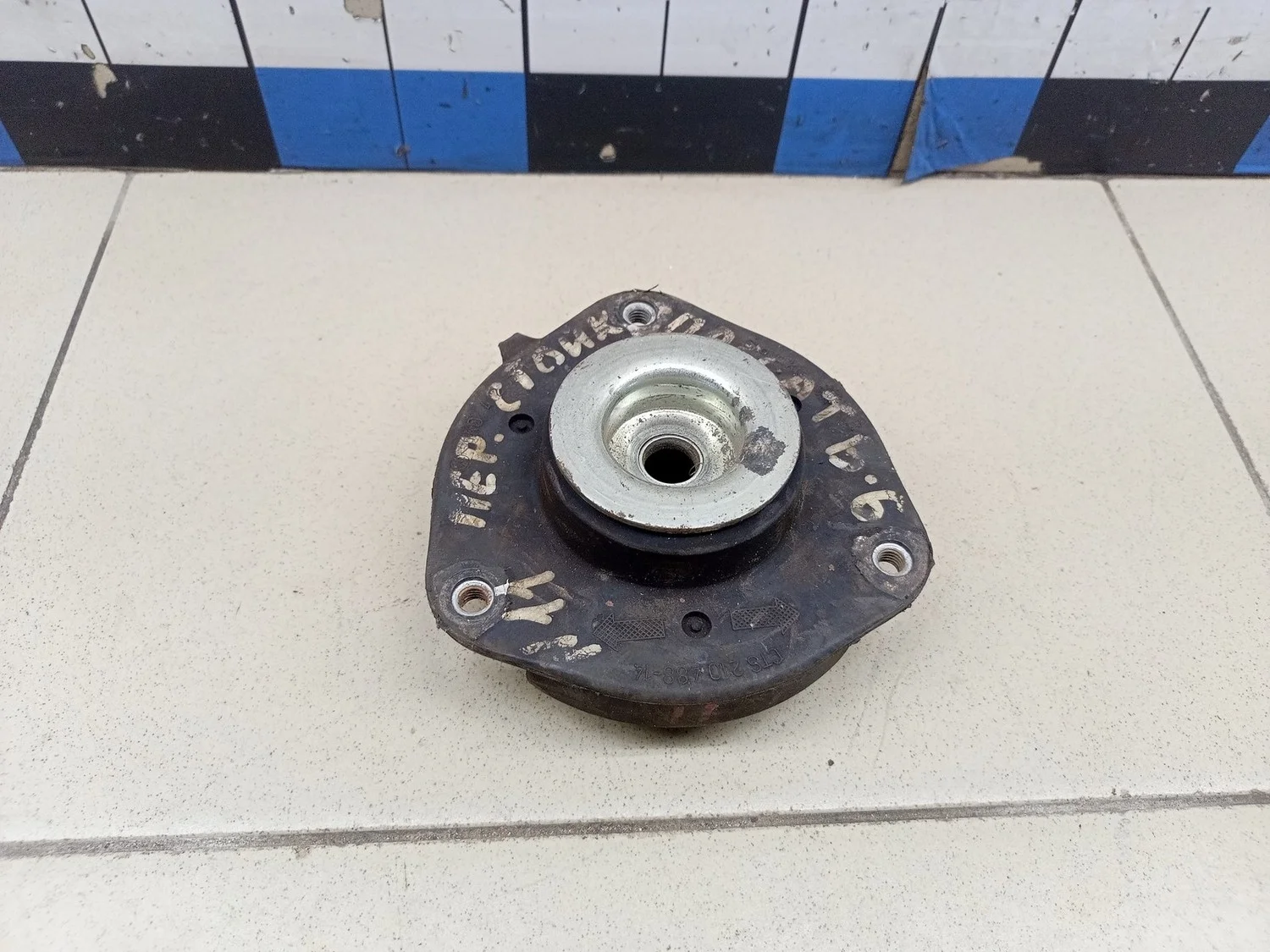 Опора переднего амортизатора Passat [B6] 2005-2010