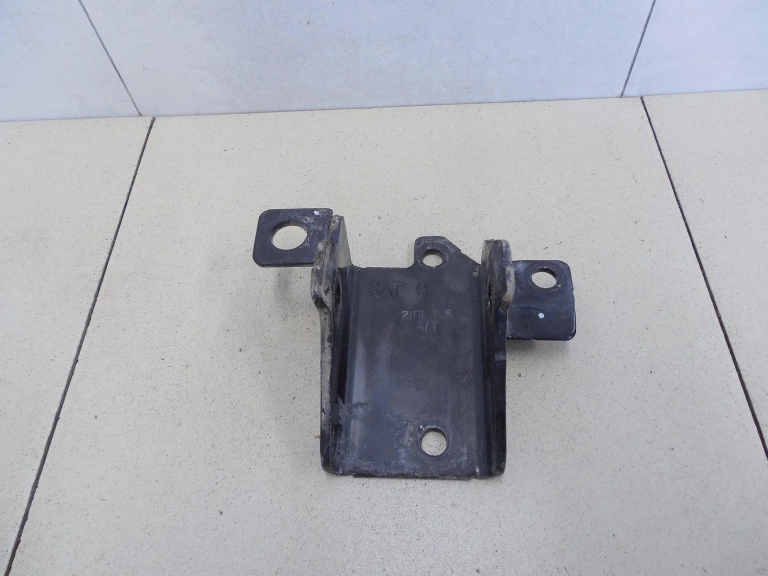 Кронштейн КПП Solaris 2010-2017