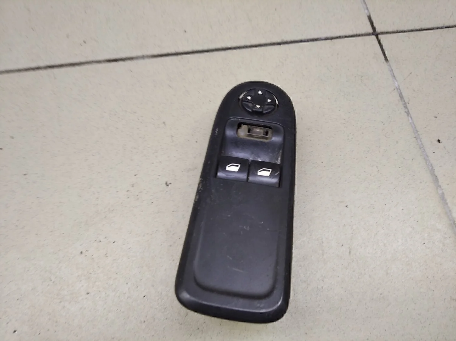 Блок управления стеклоподъемниками 308 I 2007-2015