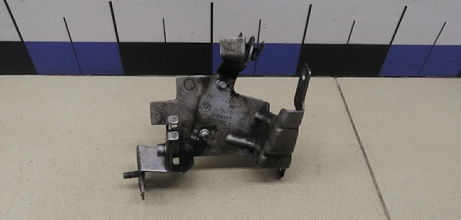 Кронштейн (сопут. товар) 5-серия F10/F11 2009>