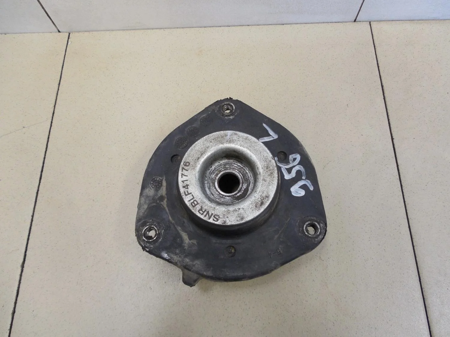 Опора переднего амортизатора Passat [B6] 2005-2010