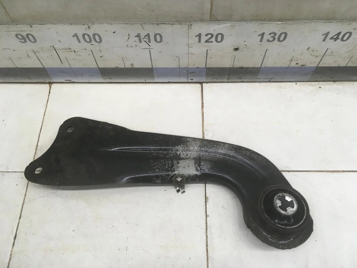 Рычаг задний продольный левый Tiguan 2007-2011