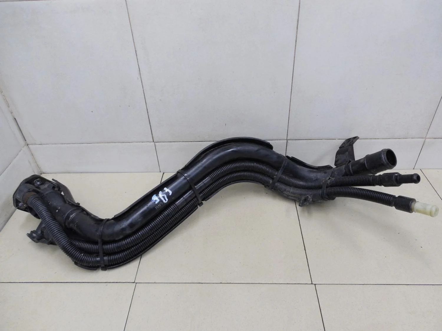 Горловина топливного бака Solaris 2010-2017