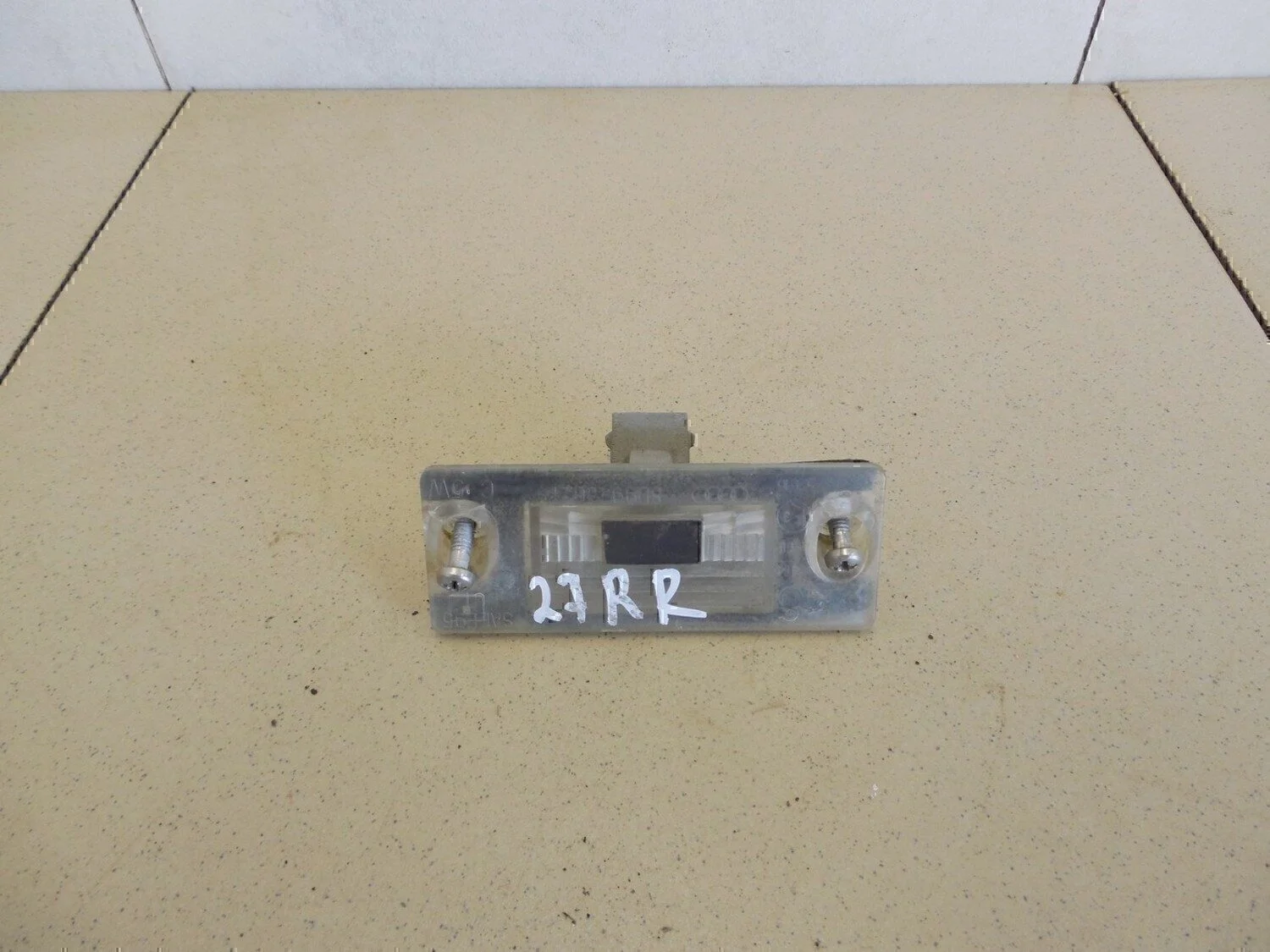 Фонарь подсветки номера A3 (8L1) 1996-2003