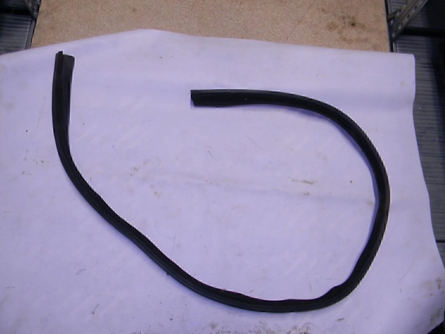 Уплотнитель двери Duster 2012>