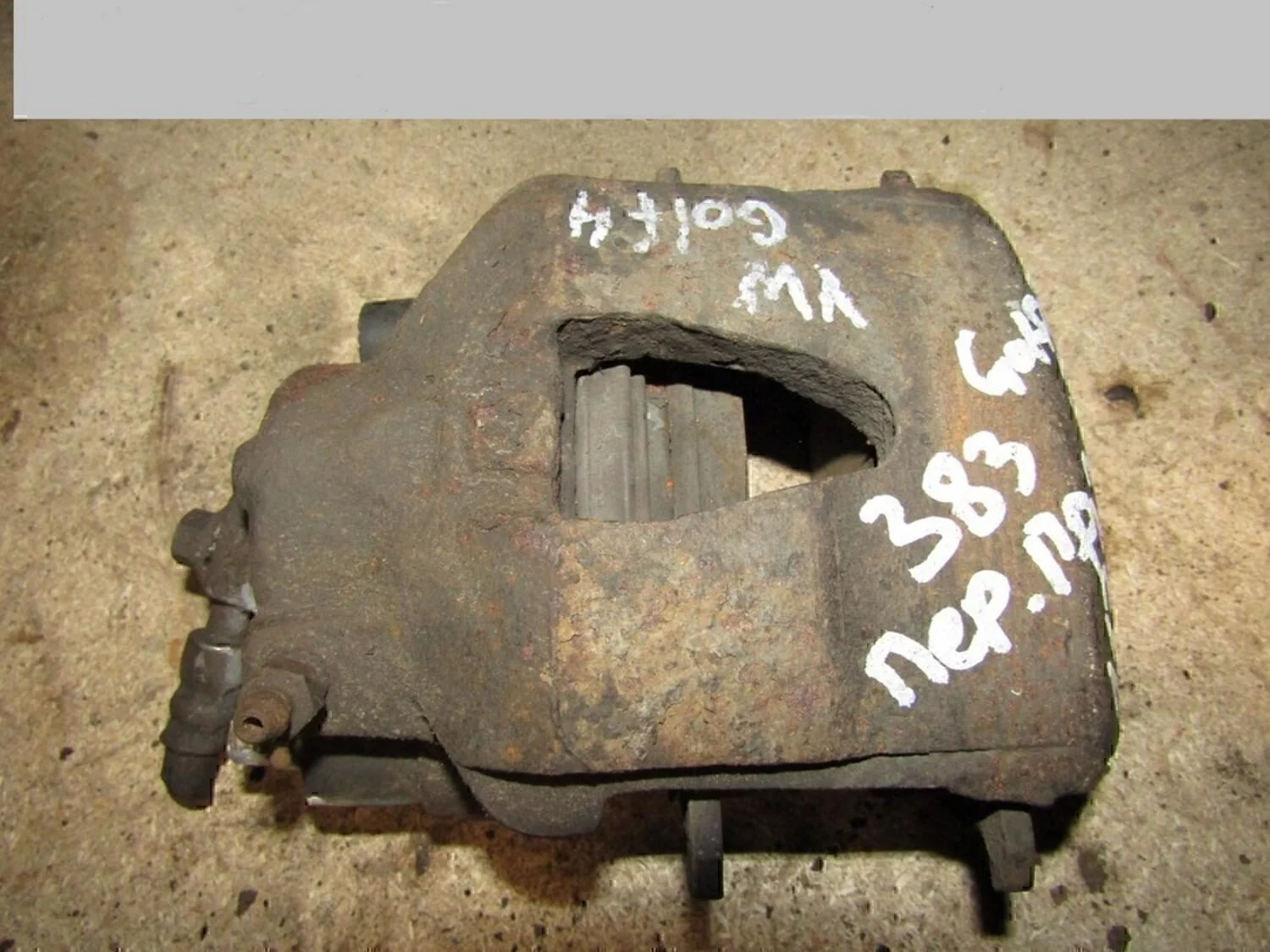 Суппорт передний правый A3 (8L1) 1996-2003