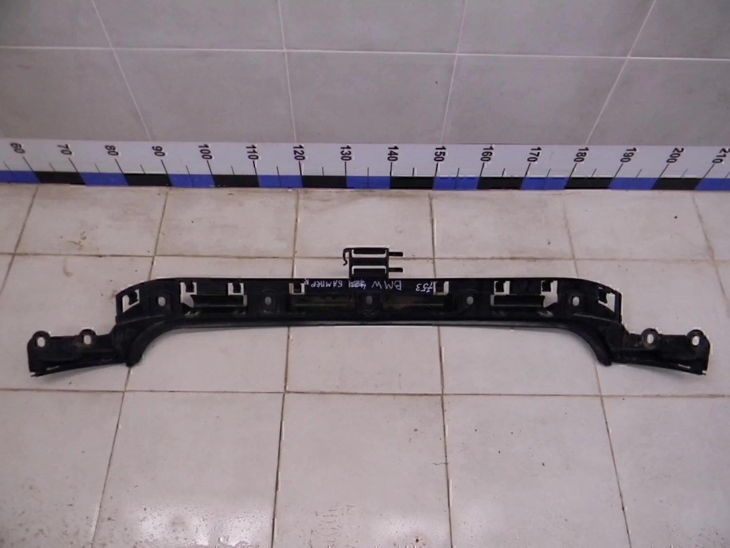 Направляющая заднего бампера 1-серия E87/E81 2004>