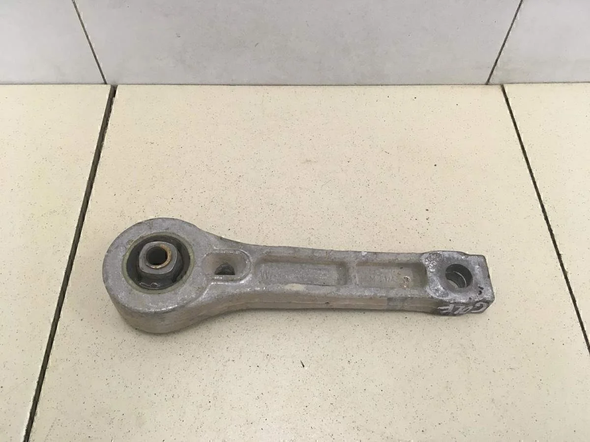 Опора двигателя задняя Yeti 2009>