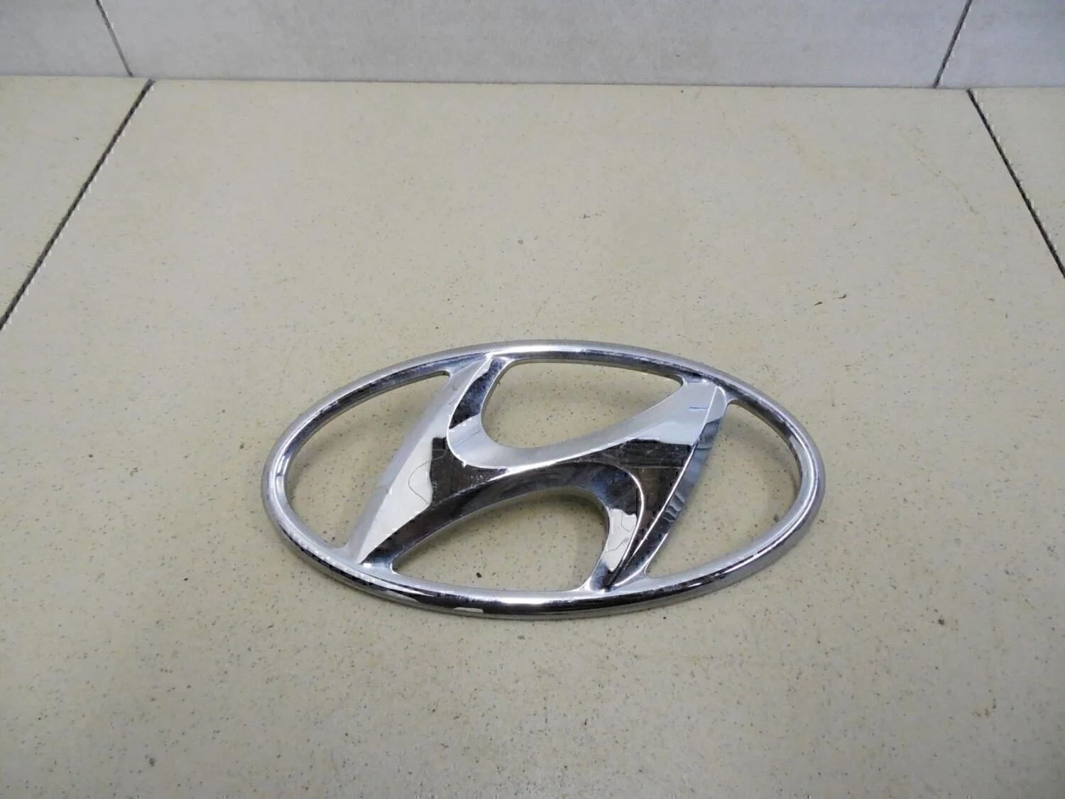 Эмблема на крышку багажника Solaris 2010-2017